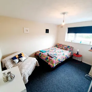 Town Centre 3 Bedroom Apartment Rayleigh