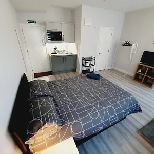 On Sea - Westcliff - Great Location Apartment Southend-on-Sea