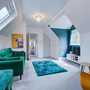 Luxury 3 Bedroom Close To Beach, & Meyrick Park Apartment